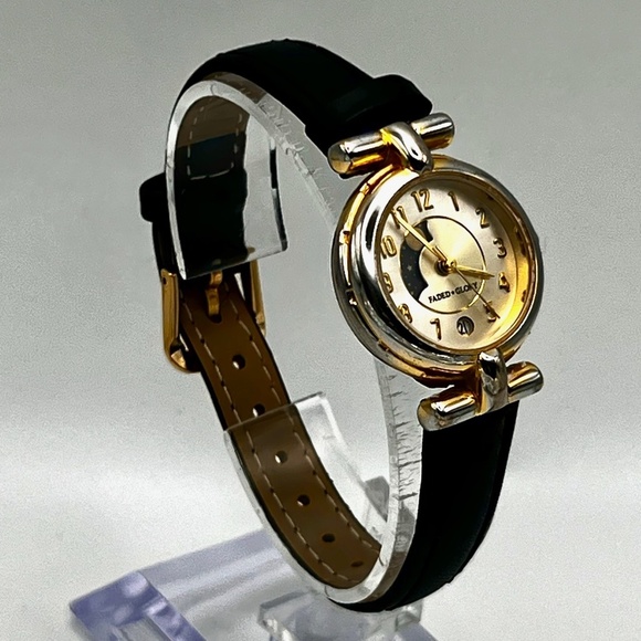 Vintage Faded Glory Moon Phase Quartz Gold tones Ladies Watch Working - Picture 2 of 10